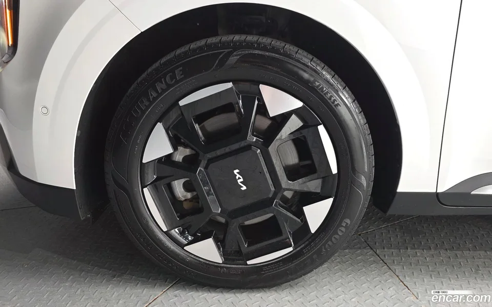 Kia Carnival 9 2024 — thumbnail 5