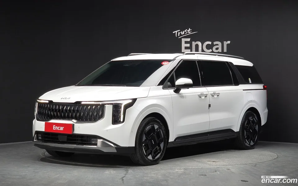 Kia Carnival 9 2024 — photo 1, buy with delivery to Moscow