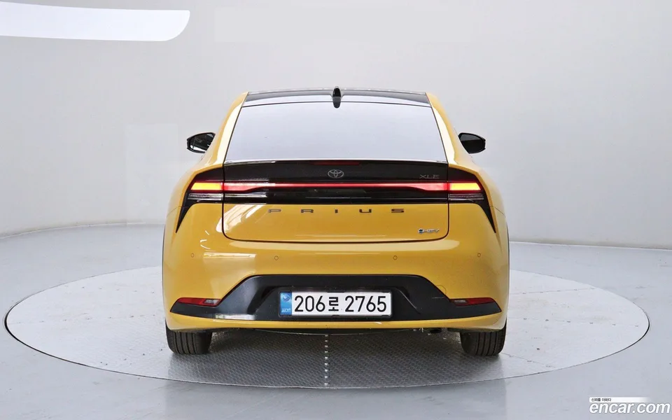 Toyota Prius 2.0 XLE 2024 — thumbnail 4