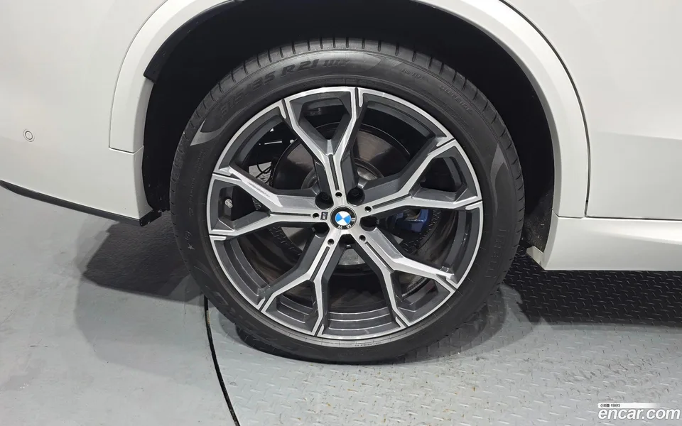 BMW X5 xDrive 40i M 2025 — thumbnail 2