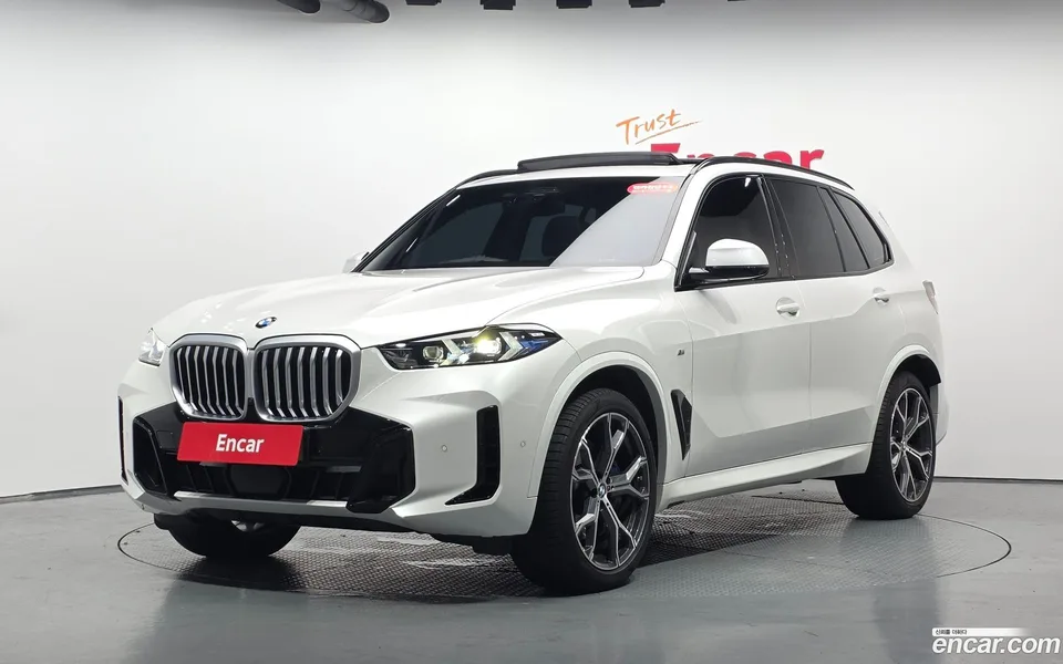 BMW X5 xDrive 40i M 2025 — photo 1, buy with delivery to Moscow