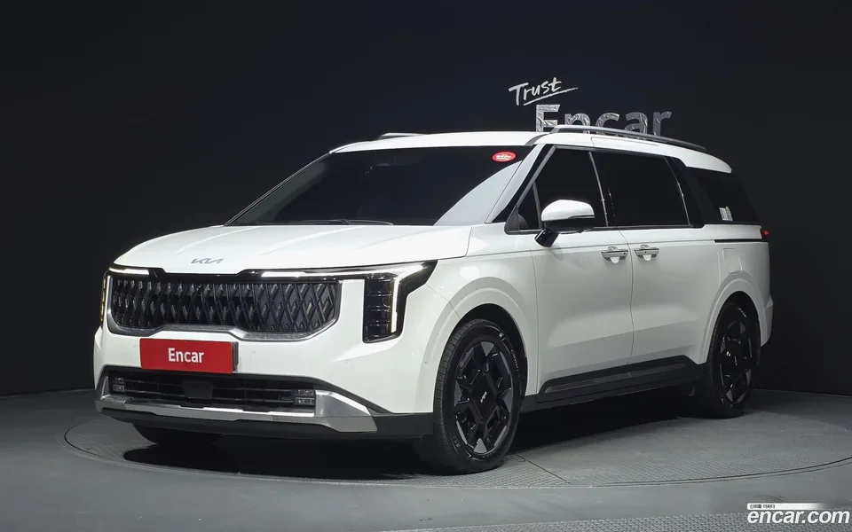 Kia Carnival 9 2024 — photo 1, buy with delivery to Moscow