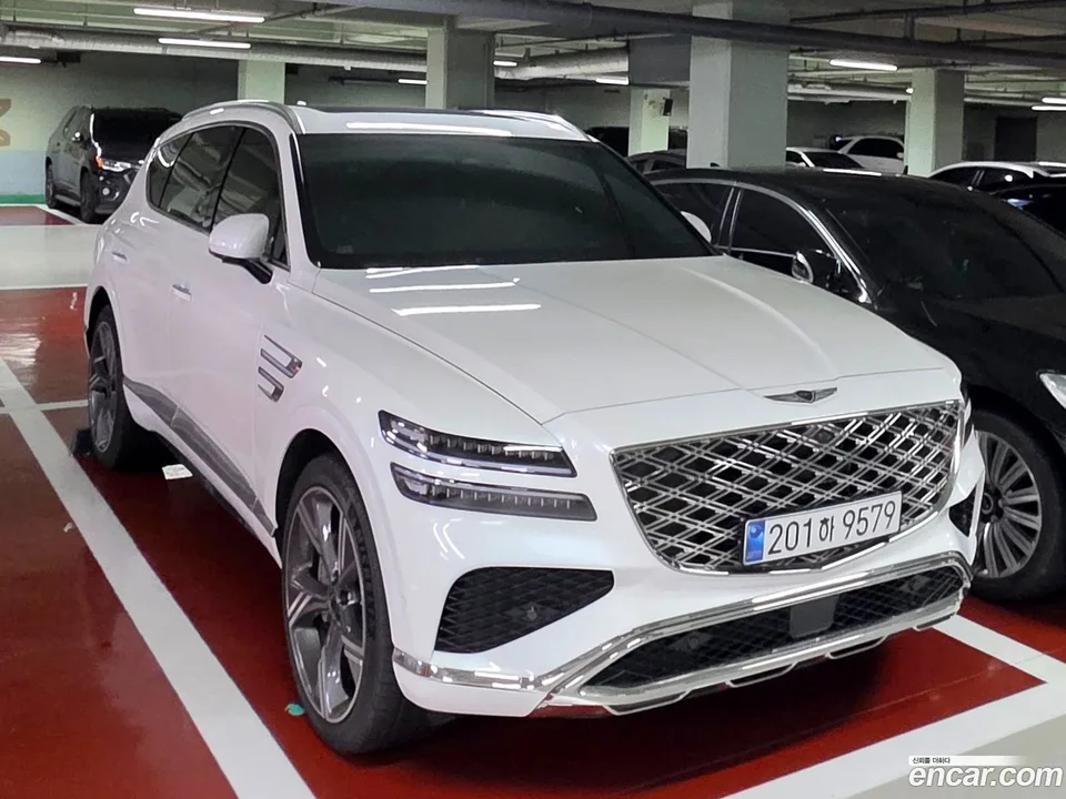 Genesis GV80 2.5T AWD 2025 — photo 1, buy with delivery to Moscow