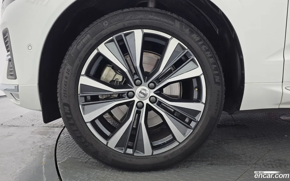 Volvo XC60 B6 2022 — thumbnail 5