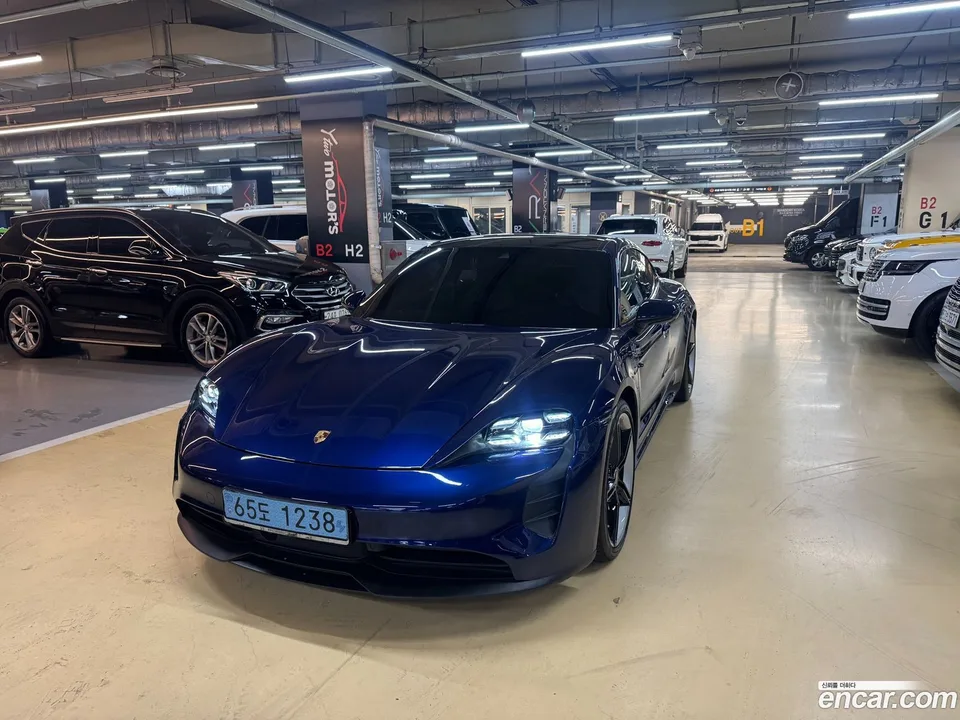 Porsche Taycan GTS 2024 — photo 1, buy with delivery to Moscow