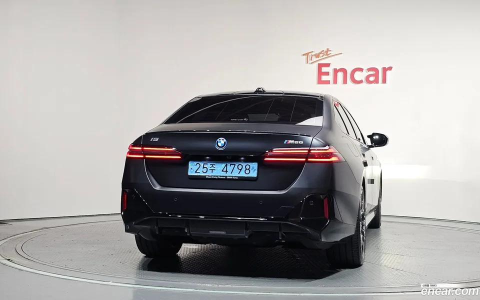BMW i5 M60 xDrive 2024 — thumbnail 4