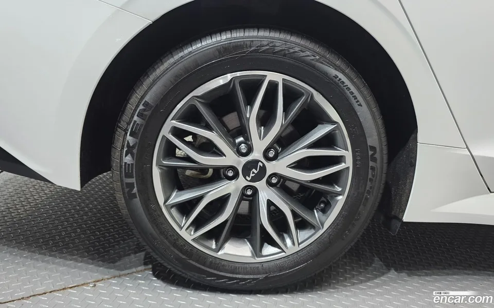 Kia K5 2.0 2022 — thumbnail 2