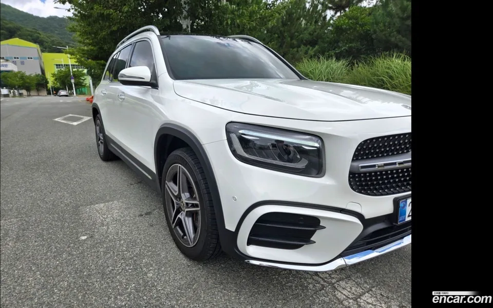 Mercedes-Benz GLB-Class GLB250 4MATIC 2024 — thumbnail 3