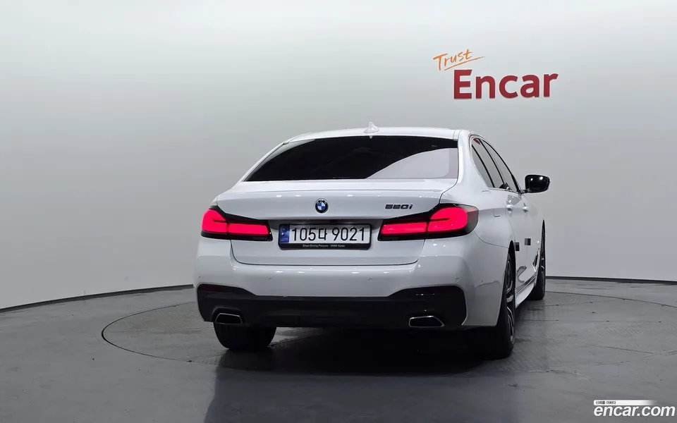 BMW 5 Series 520i M 2023 — thumbnail 4
