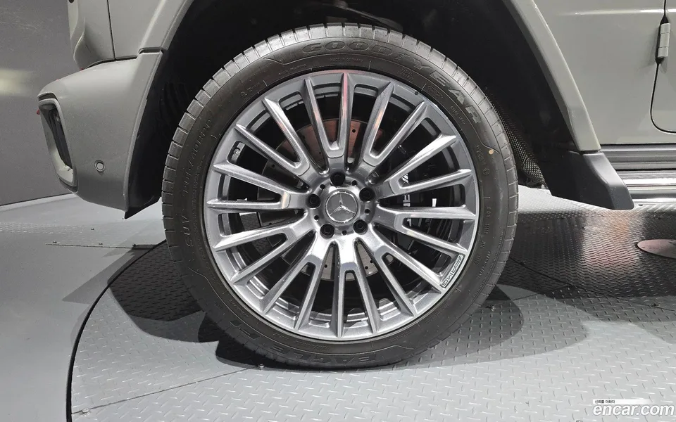 Mercedes-Benz G-Class AMG G63 2026 — thumbnail 2