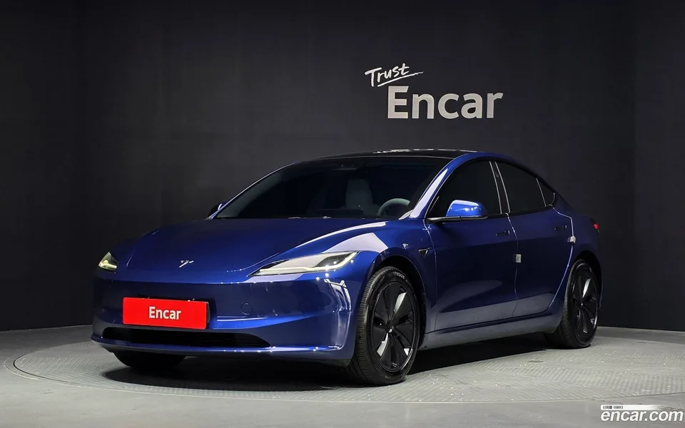 Tesla Model 3 AWD 2024 — photo 1, buy with delivery to Moscow