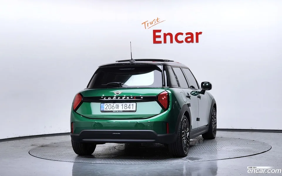 MINI Cooper S 5 2025 — thumbnail 4