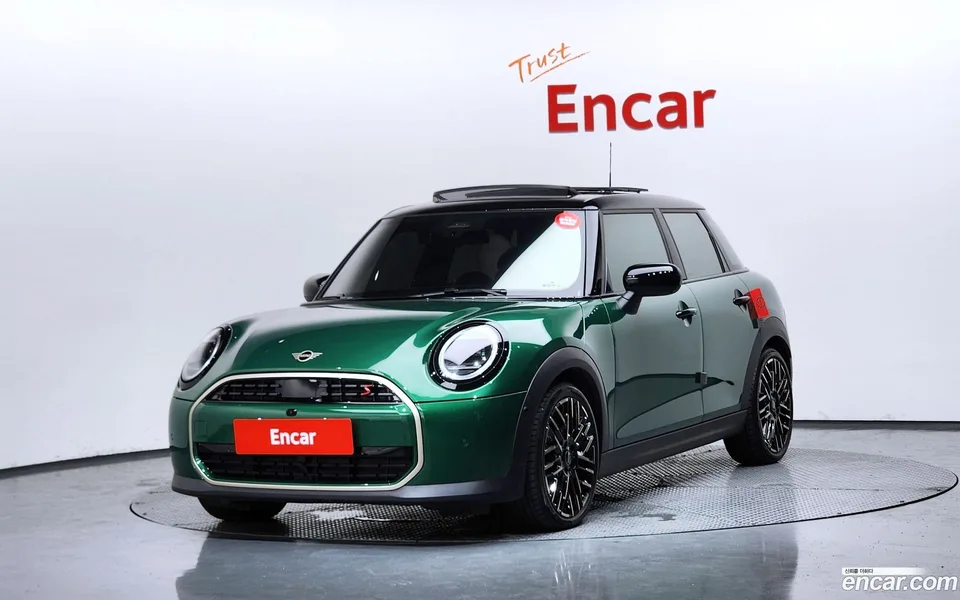 MINI Cooper S 5 2025 — photo 1, buy with delivery to Moscow