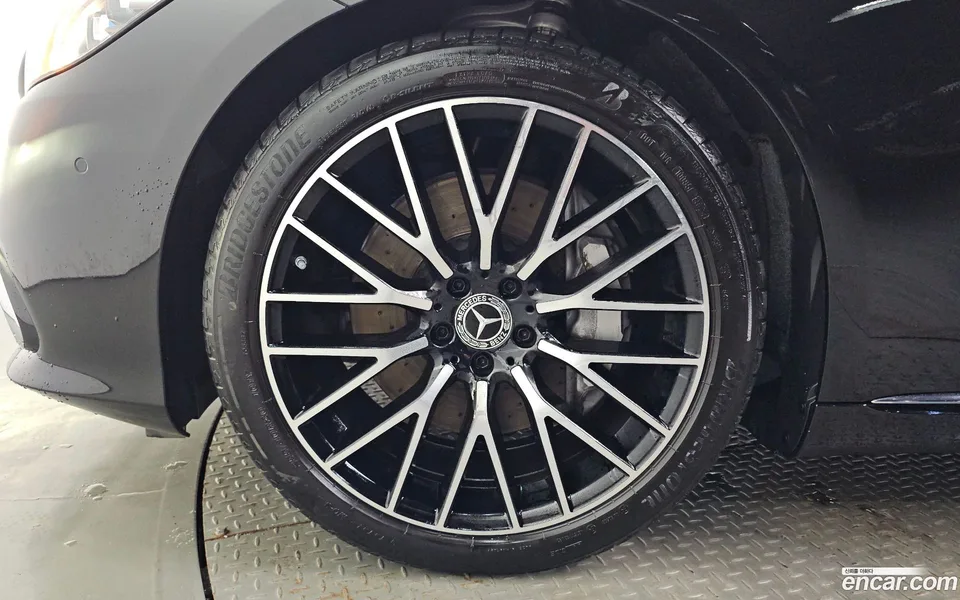Mercedes-Benz S-Class S580L 4MATIC 2025 — thumbnail 5