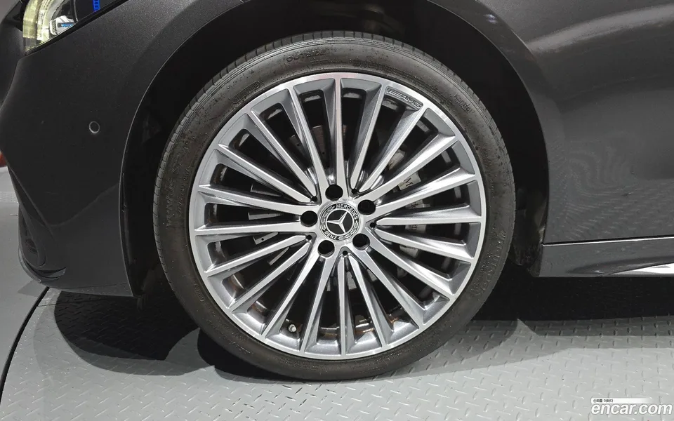 Mercedes-Benz C-Class C300 AMG Line 2022 — thumbnail 5
