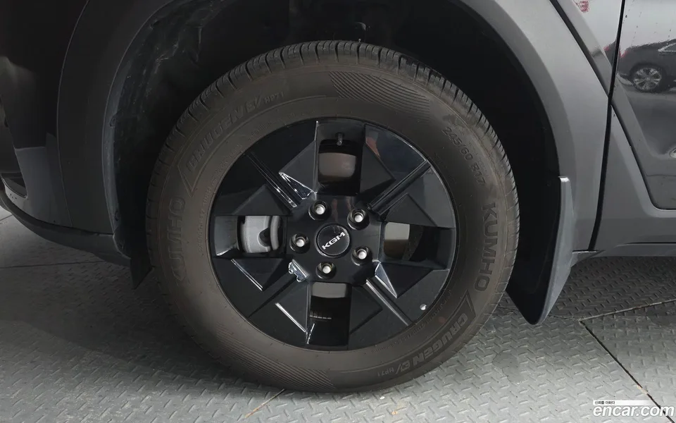 KG Mobility Musso EV AWD 2026 — thumbnail 2