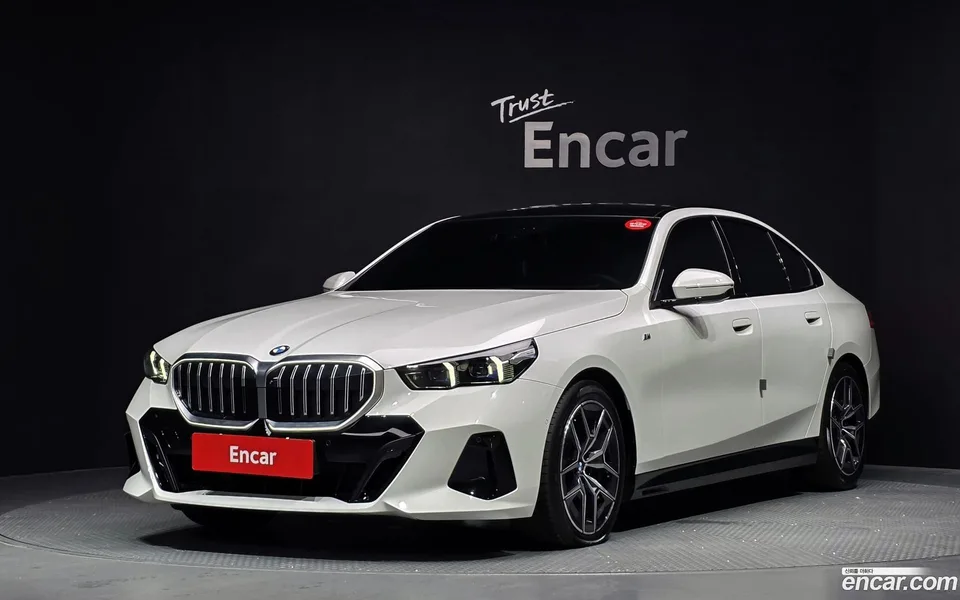 BMW 5 Series 520i M 2024 — photo 1, buy with delivery to Moscow