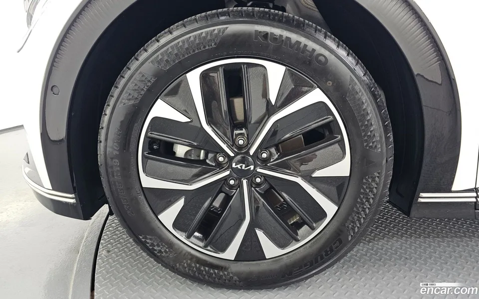 Kia EV6 2024 — thumbnail 2