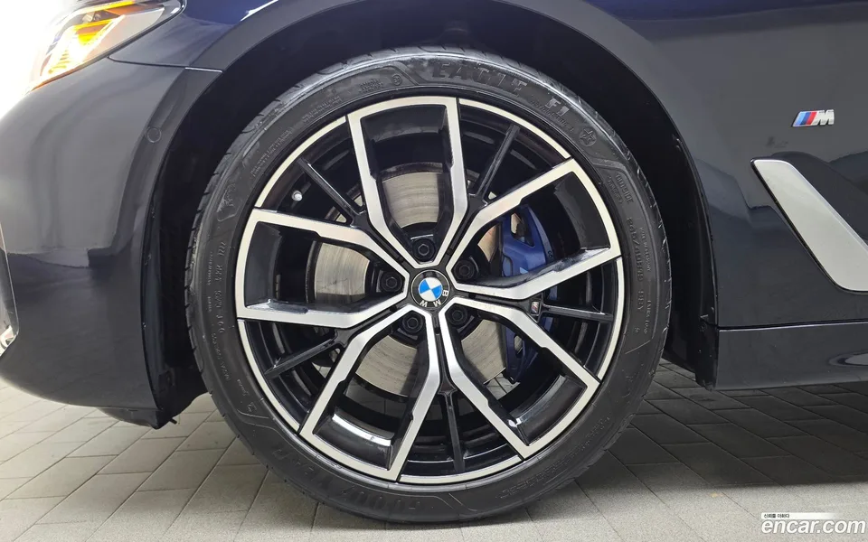 BMW 5 Series 530i xDrive M 2022 — thumbnail 5