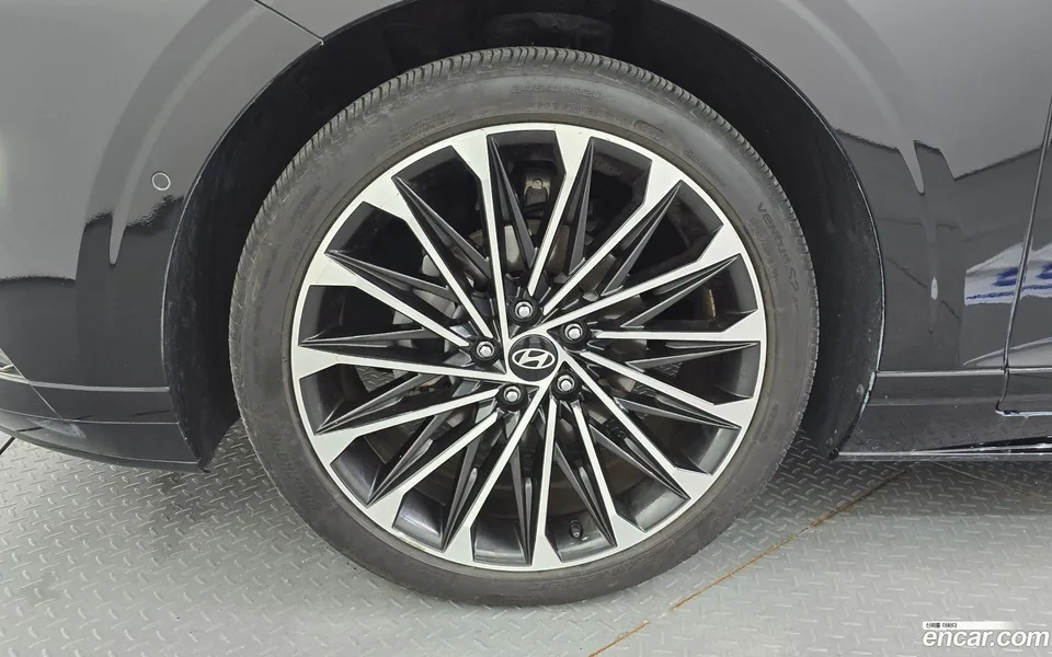 Hyundai Grandeur Hybrid 2023 — thumbnail 2