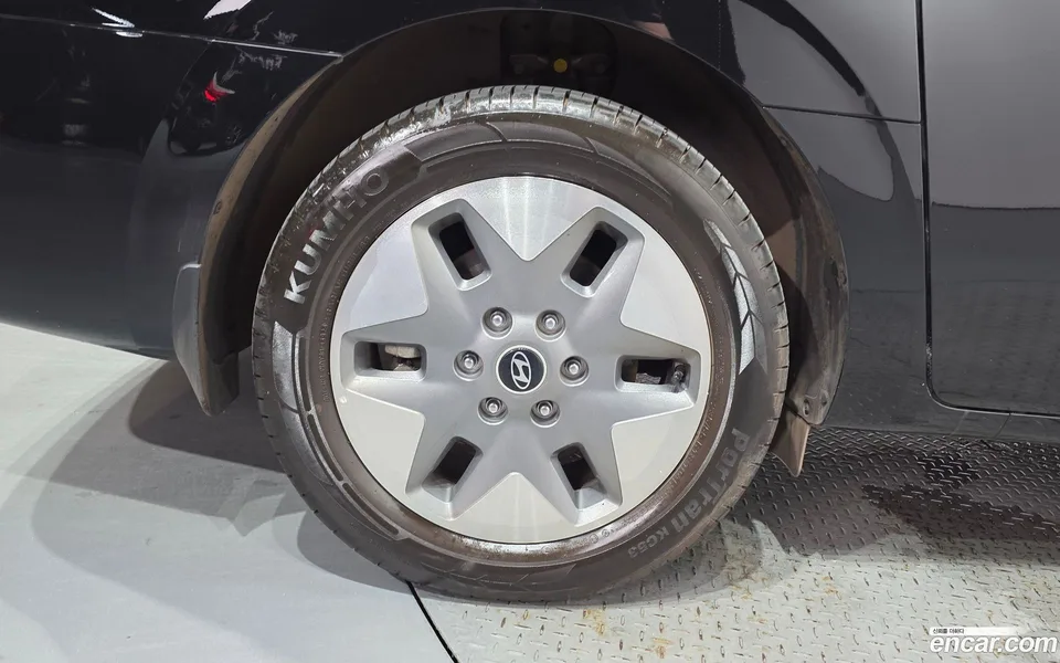Hyundai Staria 11 2025 — thumbnail 2