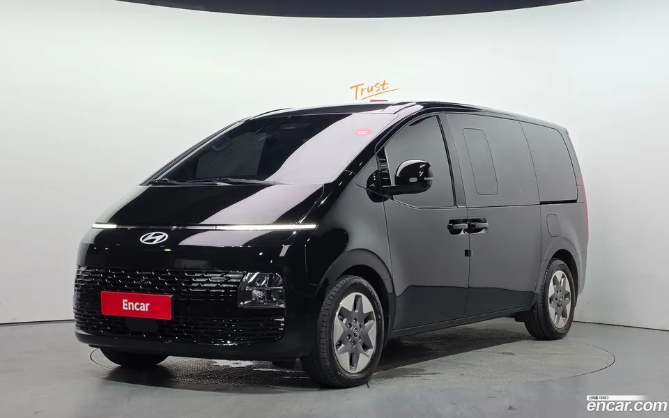 Hyundai Staria 11 2025 — photo 1, buy with delivery to Moscow