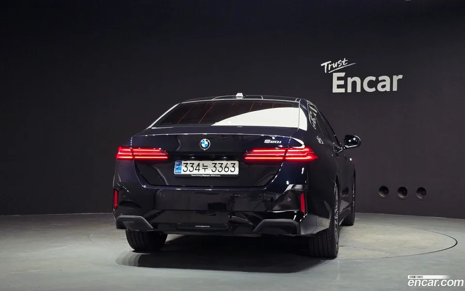 BMW 5 Series 520i M 2025 — thumbnail 4