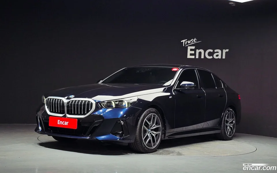 BMW 5 Series 520i M 2025 — photo 1, buy with delivery to Moscow