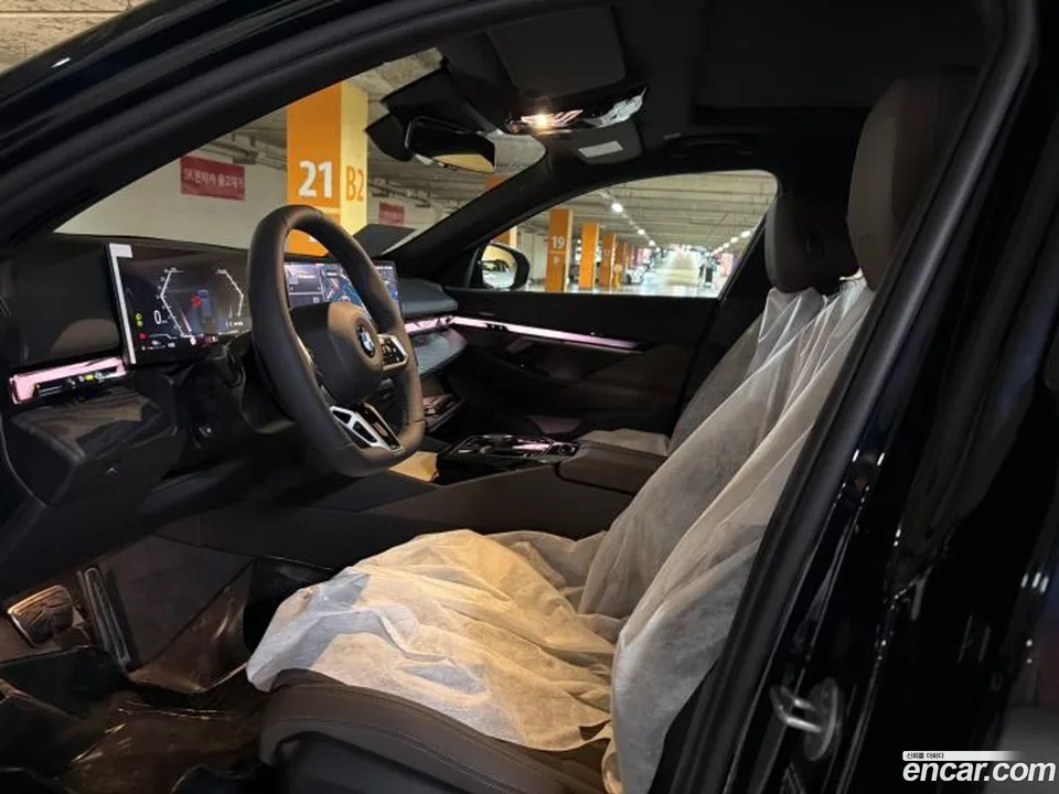 BMW 5 Series 520i M 2026 — thumbnail 3