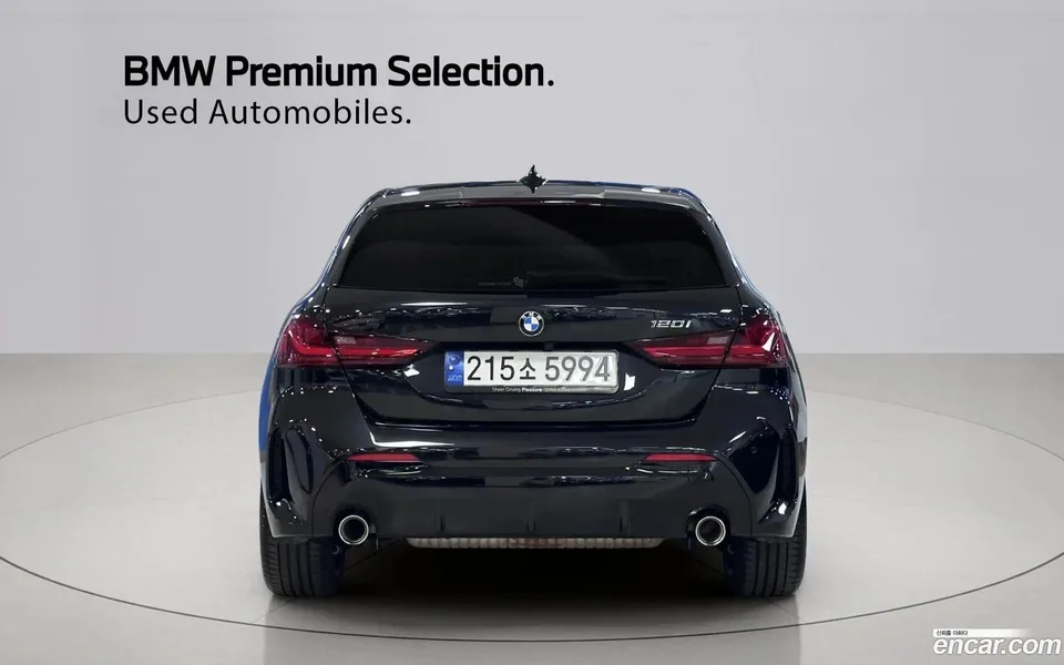 BMW 1 Series 120i M 2023 — thumbnail 4