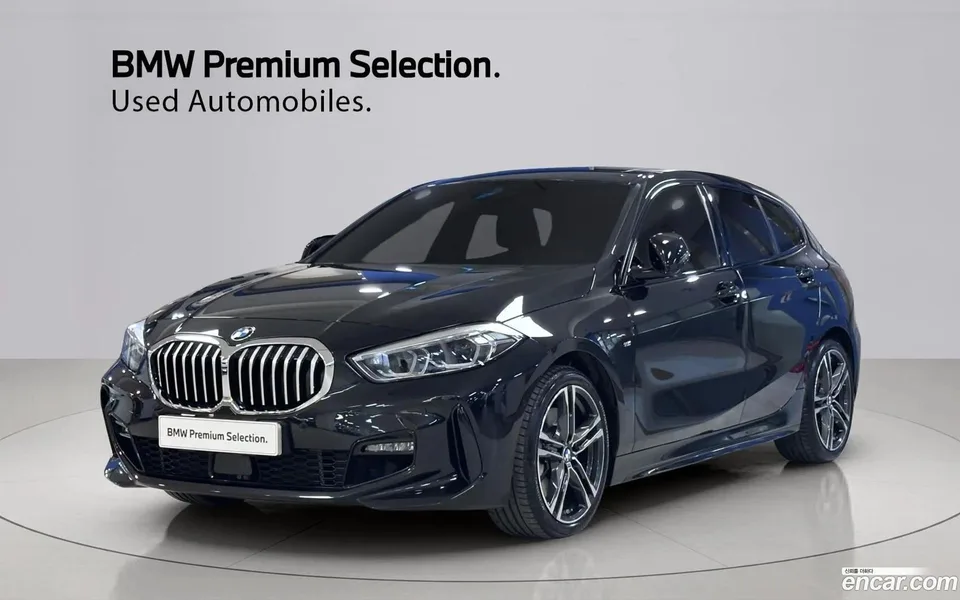 BMW 1 Series 120i M 2023 — photo 1, buy with delivery to Moscow