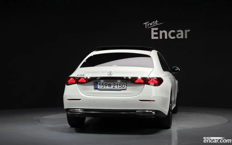 Mercedes-Benz E-Class E200 2025 — миниатюра 4