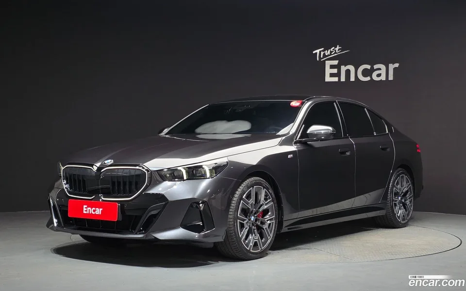 BMW 5 Series 530i xDrive M 2025 — photo 1, buy with delivery to Moscow