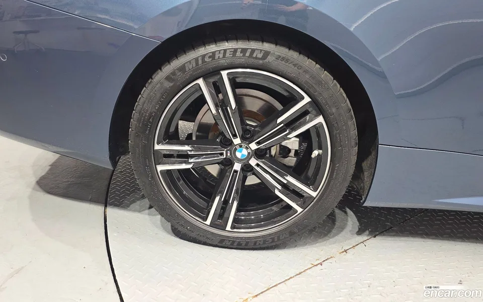 BMW 4 Series 420i M 2023 — thumbnail 2