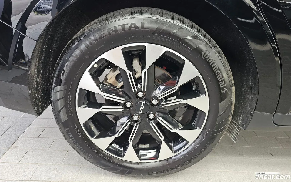 Kia Carnival 9 2023 — thumbnail 2