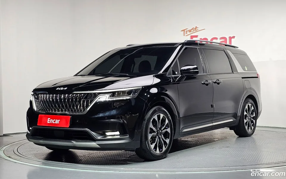 Kia Carnival 9 2023 — photo 1, buy with delivery to Moscow