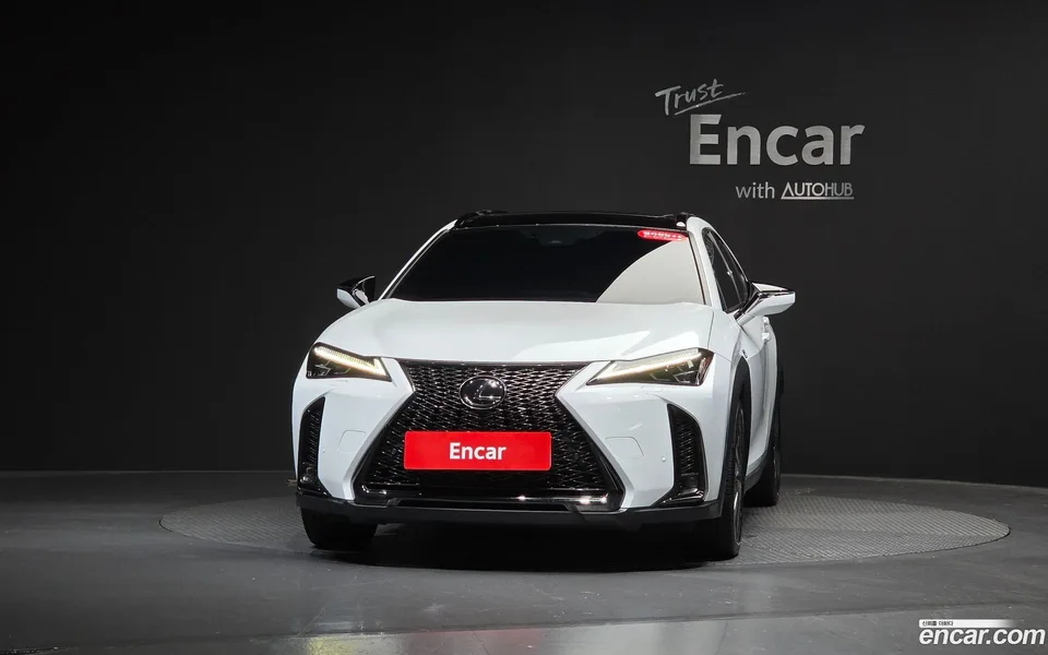Lexus UX 250h 2.0 F-Sport 2WD 2023 — thumbnail 3