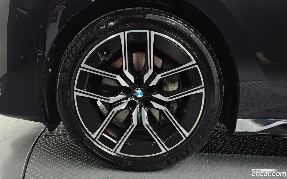 BMW 7 Series 740i sDrive M 2022 — thumbnail 5