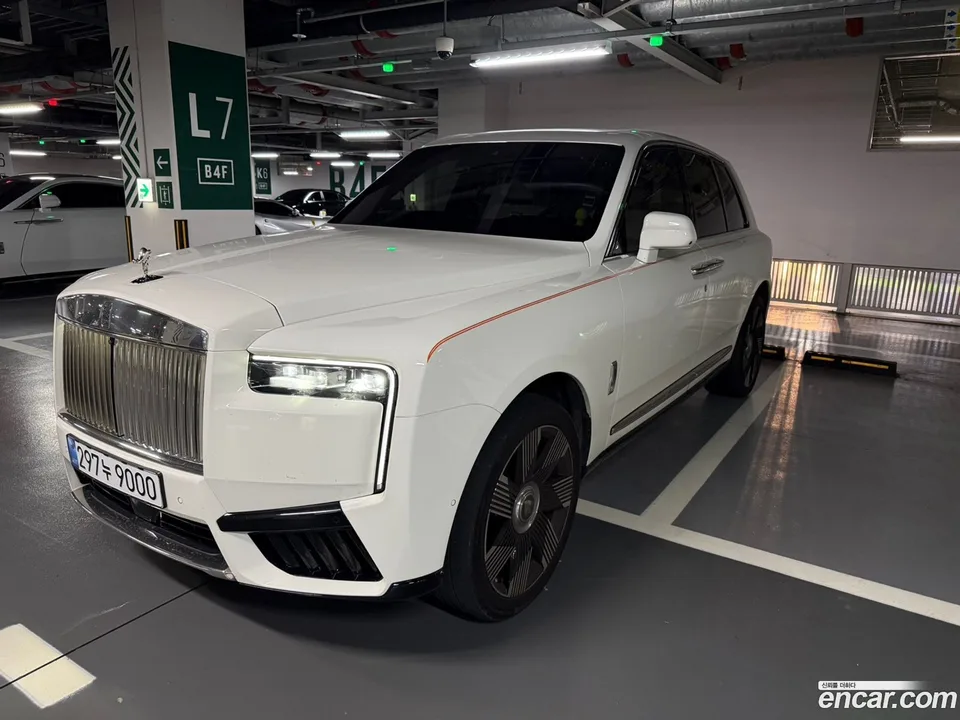 Rolls-Royce Cullinan 6.7 V12 2025 — фото 1, купить с доставкой в Москву