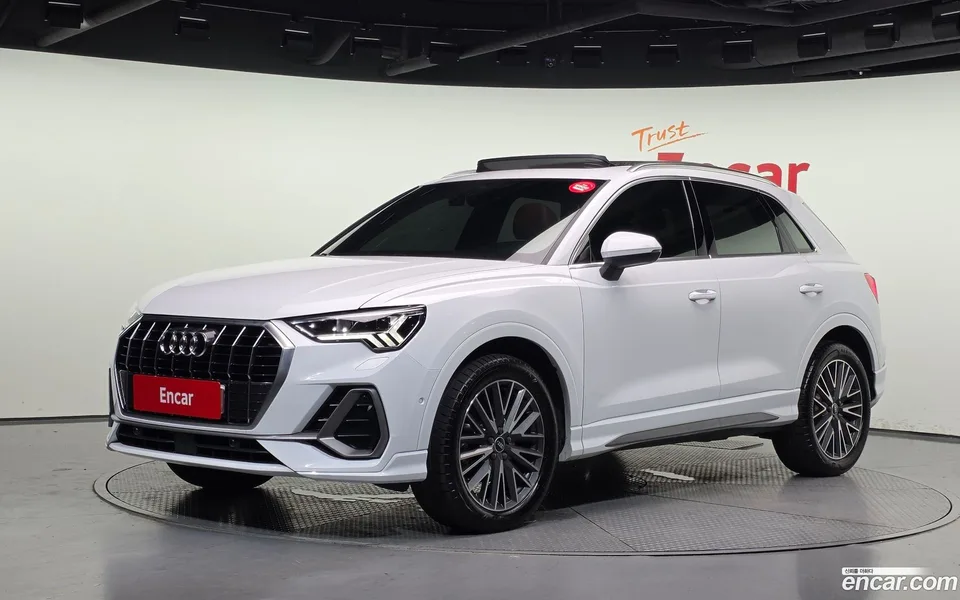 Audi Q3 35 TDI 2022 — photo 1, buy with delivery to Moscow