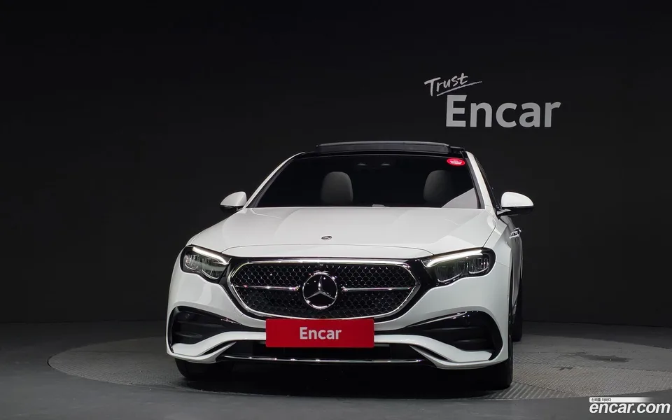 Mercedes-Benz E-Class E200 AMG Line 2025 — thumbnail 3