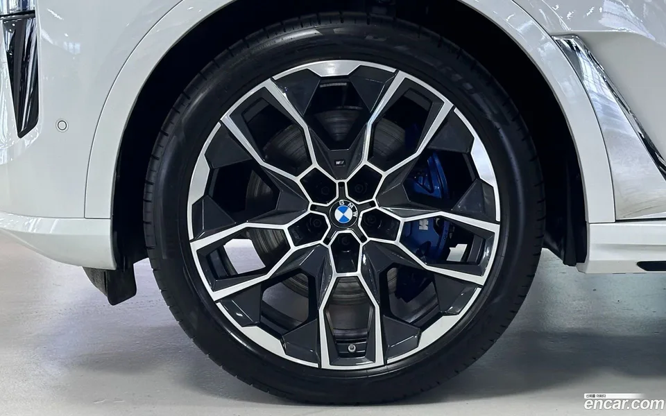 BMW X7 xDrive 40i M 6 2025 — thumbnail 5