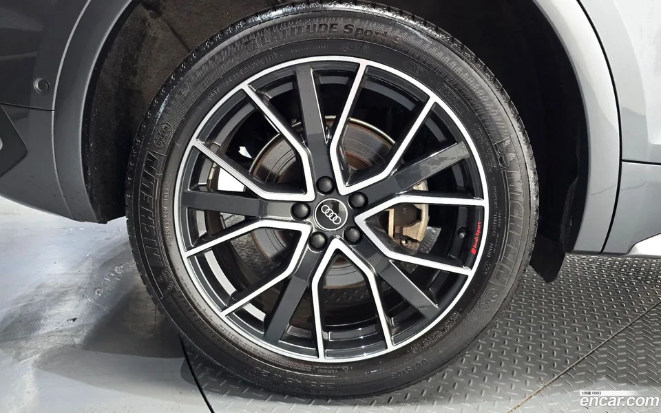 Audi Q5 45 TFSI 2023 — thumbnail 2