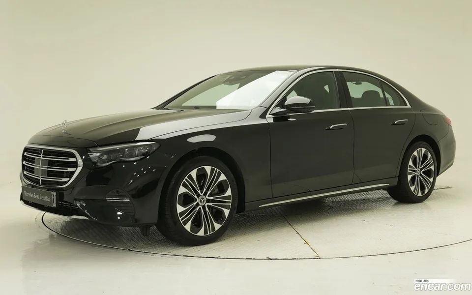 Mercedes-Benz E-Class E350e 4MATIC 2025 — photo 1, buy with delivery to Moscow