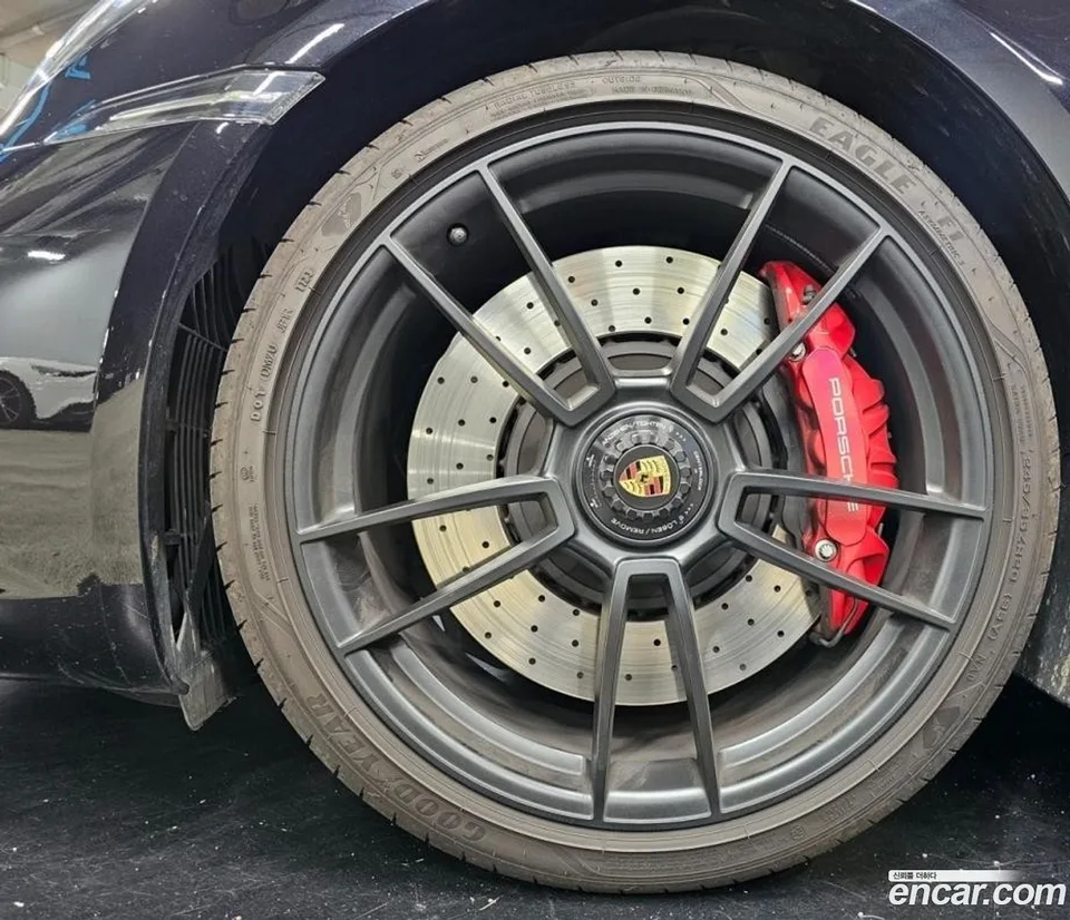 Porsche 911 (992) GTS 2023 — thumbnail 3