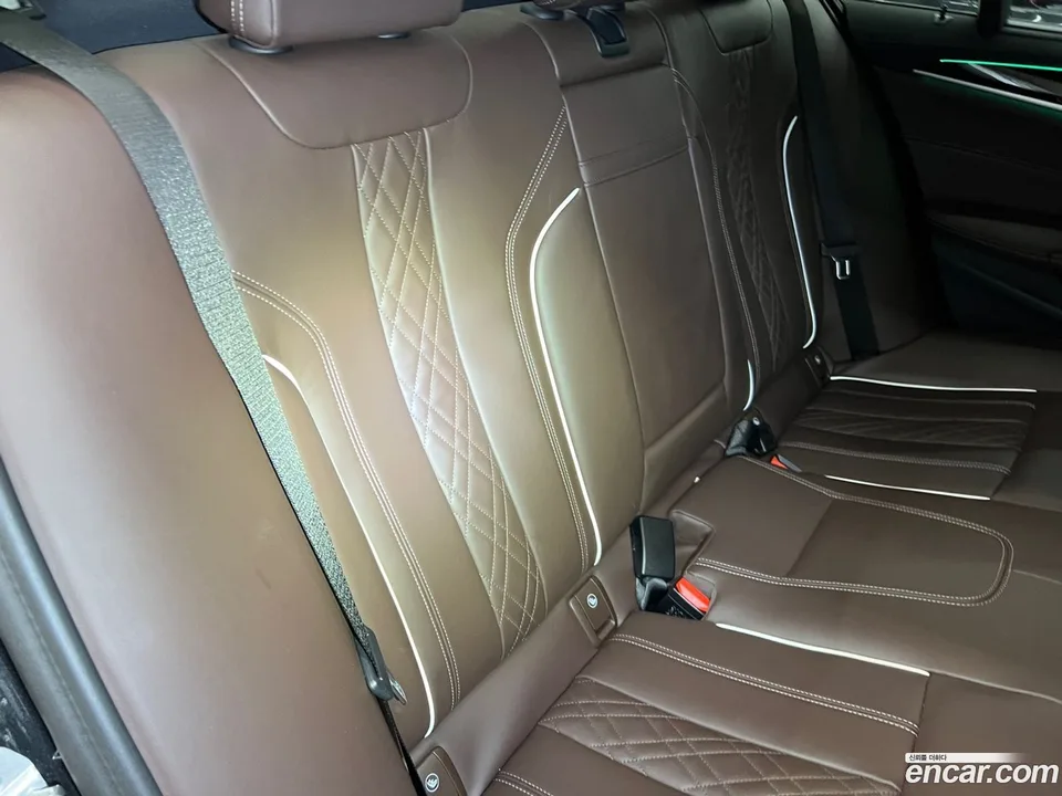 BMW 5 Series 530e M 2023 — thumbnail 4