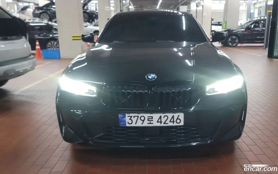 BMW 3 Series 320i M 2023 — photo 1, buy with delivery to Moscow
