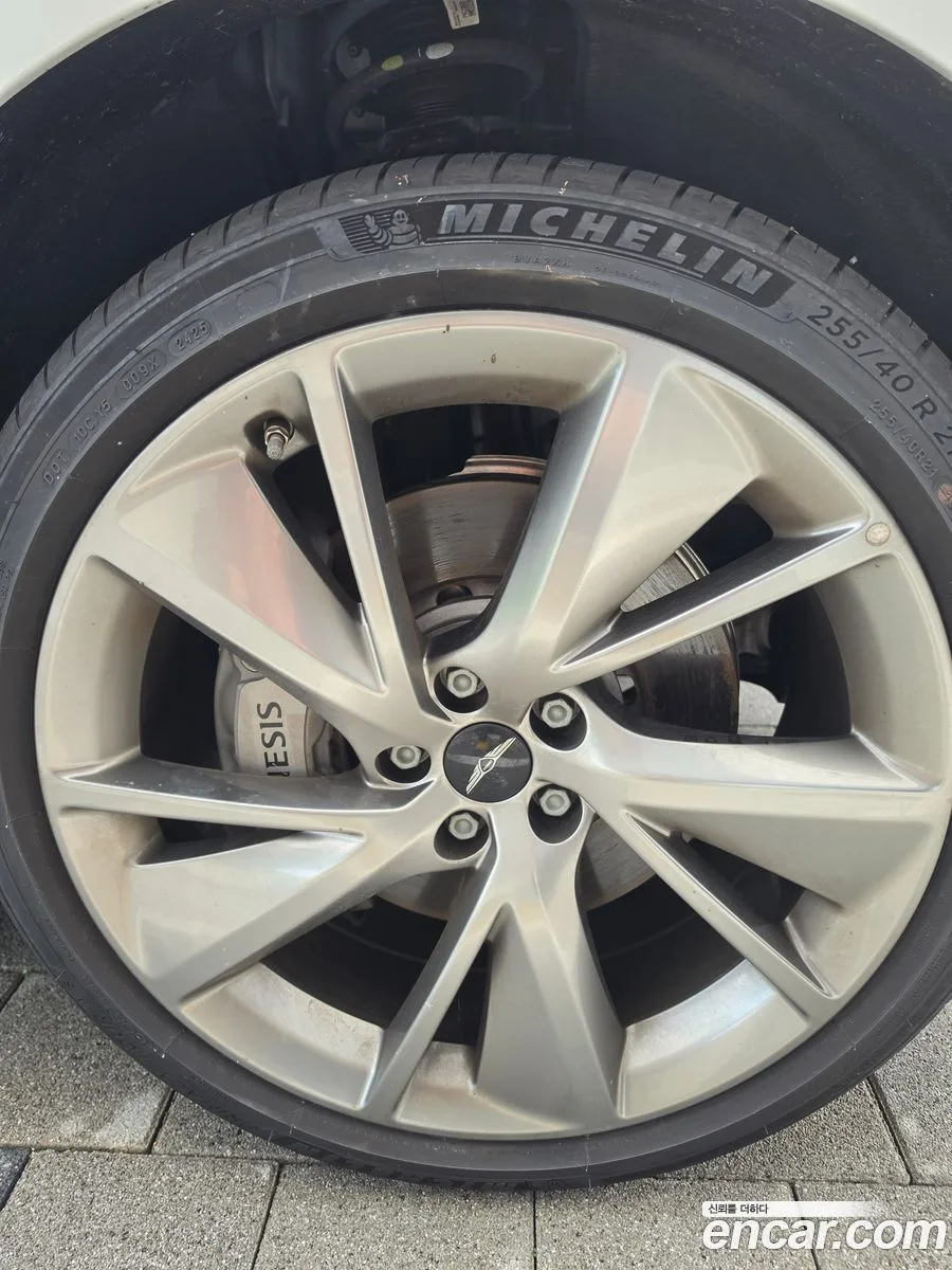 Genesis GV70 2.5T AWD 2025 — thumbnail 5