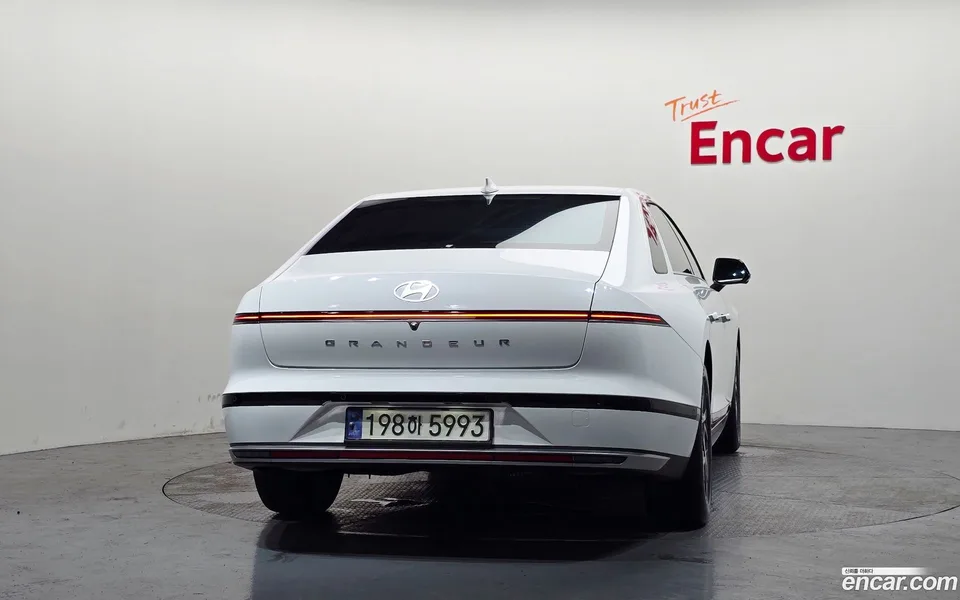 Hyundai Grandeur Hybrid 2024 — thumbnail 4