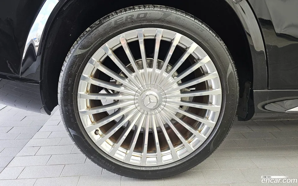 Mercedes-Benz GLS-Class GLS600 4MATIC 2023 — thumbnail 2